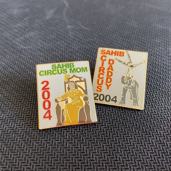 Sahib Shrine Circus Mom and Dad Pin 2004 Collectors Pins with Backs Great Cond. - Picture 1 of 6